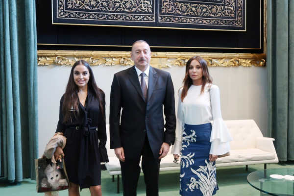 Leyla Əliyevadan anasına unikal təbrik: Ən yaxşı dostum... - Foto